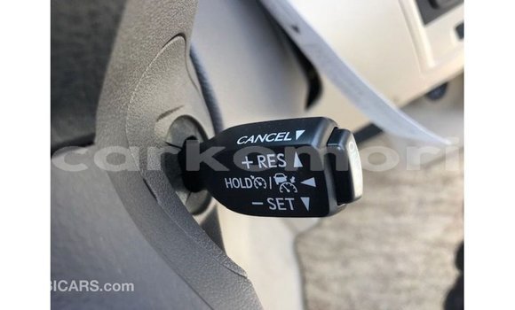 Buy Import Toyota Land Cruiser White Car in Import - Dubai in Great Comore Buy Import Toyota Land Cruiser White Car in Import - Dubai in Great Comore