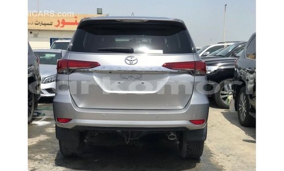 Acheter Import Voiture Toyota Fortuner Autre à Import - Dubai, Grande Comore Acheter Import Voiture Toyota Fortuner Autre à Import - Dubai, Grande Comore
