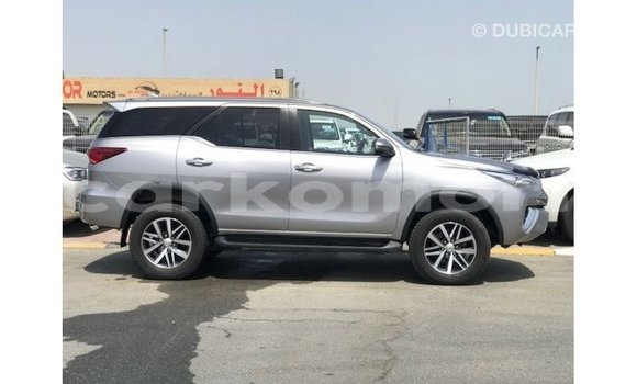 Acheter Import Voiture Toyota Fortuner Autre à Import - Dubai, Grande Comore Acheter Import Voiture Toyota Fortuner Autre à Import - Dubai, Grande Comore