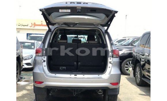 Acheter Import Voiture Toyota Fortuner Autre à Import - Dubai, Grande Comore Acheter Import Voiture Toyota Fortuner Autre à Import - Dubai, Grande Comore