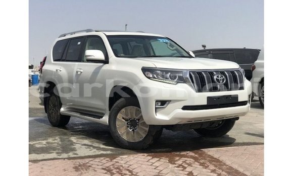Acheter Import Voiture Toyota Prado Blanc à Import - Dubai, Grande Comore Acheter Import Voiture Toyota Prado Blanc à Import - Dubai, Grande Comore