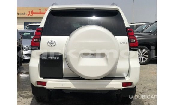 Acheter Import Voiture Toyota Prado Blanc à Import - Dubai, Grande Comore Acheter Import Voiture Toyota Prado Blanc à Import - Dubai, Grande Comore