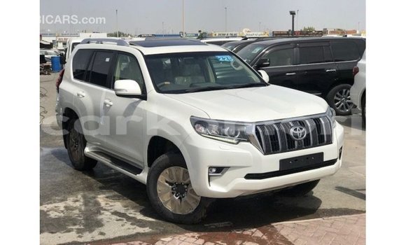 Acheter Import Voiture Toyota Prado Blanc à Import - Dubai, Grande Comore Acheter Import Voiture Toyota Prado Blanc à Import - Dubai, Grande Comore