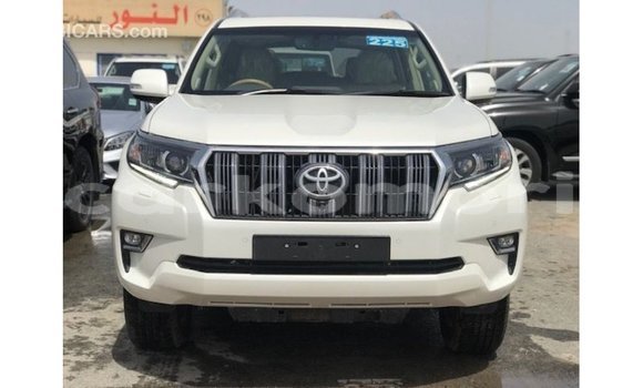Acheter Import Voiture Toyota Prado Blanc à Import - Dubai, Grande Comore Acheter Import Voiture Toyota Prado Blanc à Import - Dubai, Grande Comore