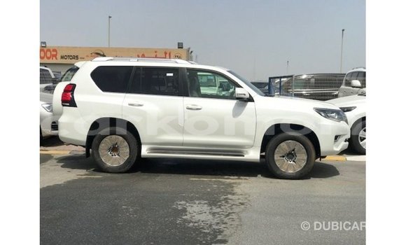 Acheter Import Voiture Toyota Prado Blanc à Import - Dubai, Grande Comore Acheter Import Voiture Toyota Prado Blanc à Import - Dubai, Grande Comore