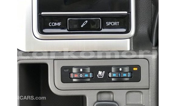 Acheter Import Voiture Toyota Prado Blanc à Import - Dubai, Grande Comore Acheter Import Voiture Toyota Prado Blanc à Import - Dubai, Grande Comore