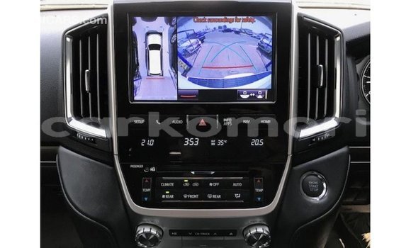 Buy Import Toyota Land Cruiser White Car in Import - Dubai in Great Comore Buy Import Toyota Land Cruiser White Car in Import - Dubai in Great Comore