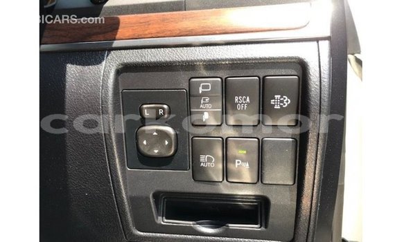 Buy Import Toyota Land Cruiser White Car in Import - Dubai in Great Comore Buy Import Toyota Land Cruiser White Car in Import - Dubai in Great Comore