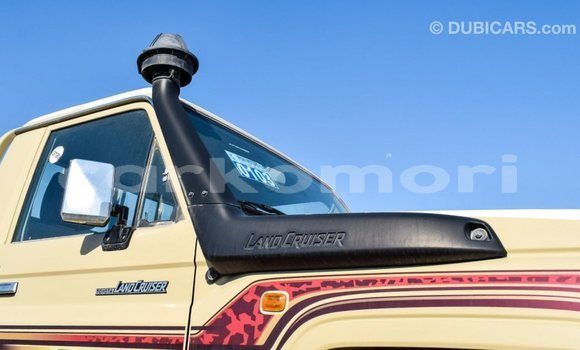 Buy Import Toyota Land Cruiser Beige Car in Import - Dubai in Great Comore Buy Import Toyota Land Cruiser Beige Car in Import - Dubai in Great Comore