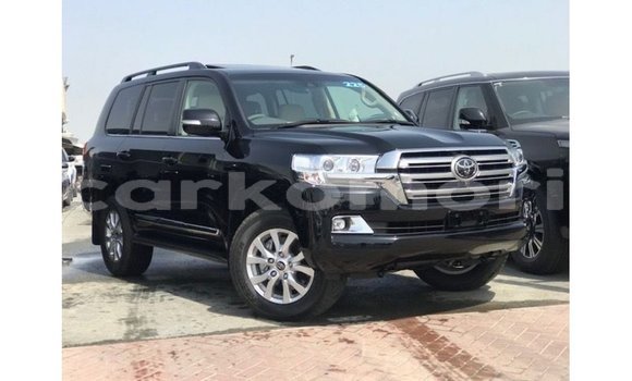 Buy Import Toyota Land Cruiser Black Car in Import - Dubai in Great Comore