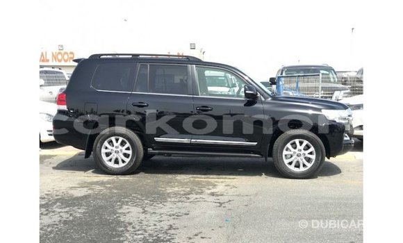 Buy Import Toyota Land Cruiser Black Car in Import - Dubai in Great Comore Buy Import Toyota Land Cruiser Black Car in Import - Dubai in Great Comore