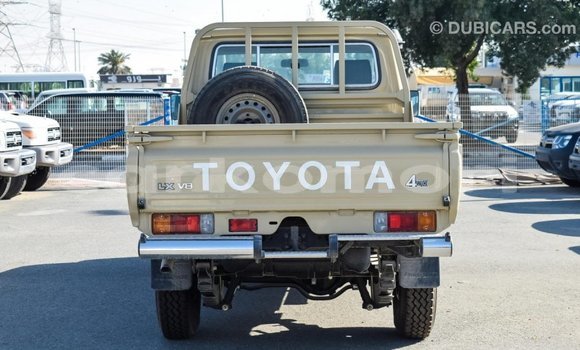 Buy Import Toyota Land Cruiser Beige Car in Import - Dubai in Great Comore Buy Import Toyota Land Cruiser Beige Car in Import - Dubai in Great Comore