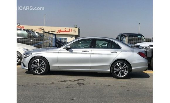 Acheter Import Voiture Mercedes-Benz 200 Autre à Import - Dubai, Grande Comore Acheter Import Voiture Mercedes-Benz 200 Autre à Import - Dubai, Grande Comore