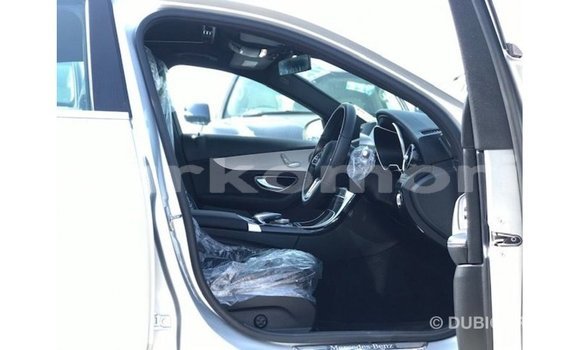 Acheter Import Voiture Mercedes-Benz 200 Autre à Import - Dubai, Grande Comore Acheter Import Voiture Mercedes-Benz 200 Autre à Import - Dubai, Grande Comore