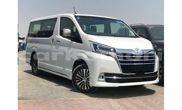 Acheter Import Voiture Toyota Granvia Blanc à Import - Dubai, Grande Comore Acheter Import Voiture Toyota Granvia Blanc à Import - Dubai, Grande Comore