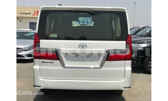 Acheter Import Voiture Toyota Granvia Blanc à Import - Dubai, Grande Comore Acheter Import Voiture Toyota Granvia Blanc à Import - Dubai, Grande Comore