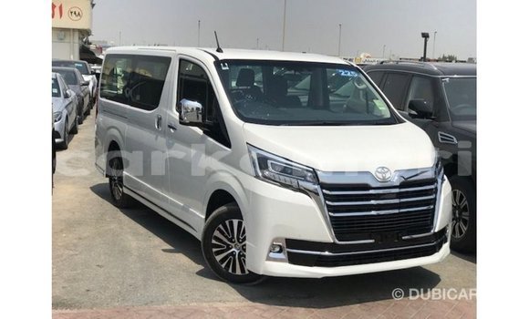Acheter Import Voiture Toyota Granvia Blanc à Import - Dubai, Grande Comore Acheter Import Voiture Toyota Granvia Blanc à Import - Dubai, Grande Comore