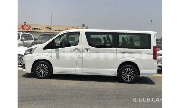 Acheter Import Voiture Toyota Granvia Blanc à Import - Dubai, Grande Comore Acheter Import Voiture Toyota Granvia Blanc à Import - Dubai, Grande Comore