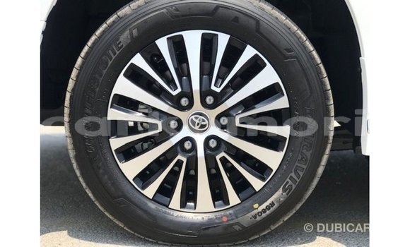 Acheter Import Voiture Toyota Granvia Blanc à Import - Dubai, Grande Comore Acheter Import Voiture Toyota Granvia Blanc à Import - Dubai, Grande Comore