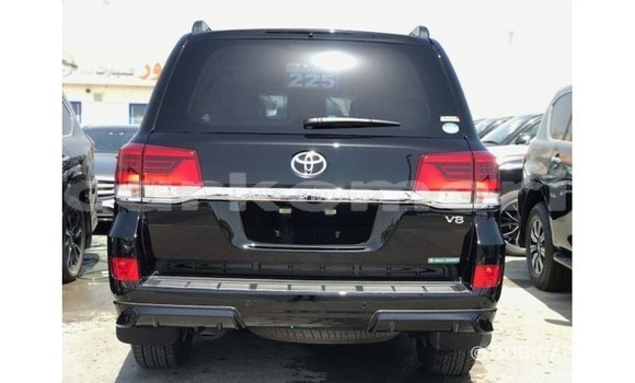 Acheter Import Voiture Toyota Land Cruiser Noir à Import - Dubai, Grande Comore Acheter Import Voiture Toyota Land Cruiser Noir à Import - Dubai, Grande Comore