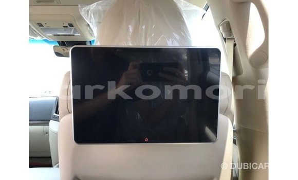 Acheter Import Voiture Toyota Land Cruiser Noir à Import - Dubai, Grande Comore Acheter Import Voiture Toyota Land Cruiser Noir à Import - Dubai, Grande Comore