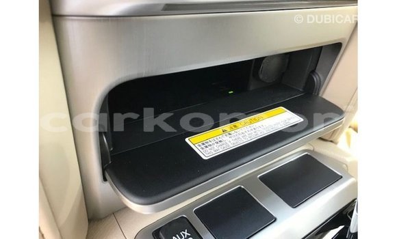 Acheter Import Voiture Toyota Land Cruiser Noir à Import - Dubai, Grande Comore Acheter Import Voiture Toyota Land Cruiser Noir à Import - Dubai, Grande Comore