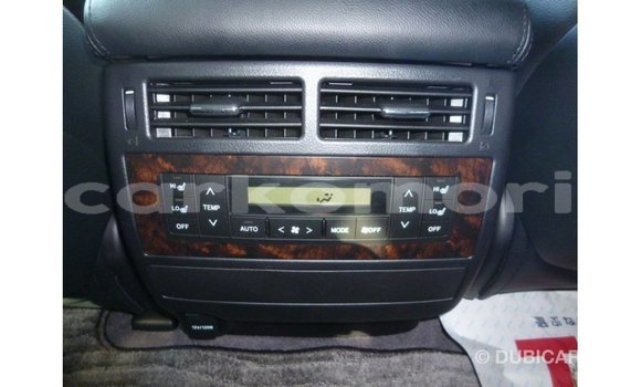 Acheter Import Voiture Toyota Land Cruiser Blanc à Import - Dubai, Grande Comore Acheter Import Voiture Toyota Land Cruiser Blanc à Import - Dubai, Grande Comore