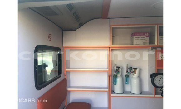 Acheter Import Voiture Toyota Hiace Blanc à Import - Dubai, Grande Comore Acheter Import Voiture Toyota Hiace Blanc à Import - Dubai, Grande Comore