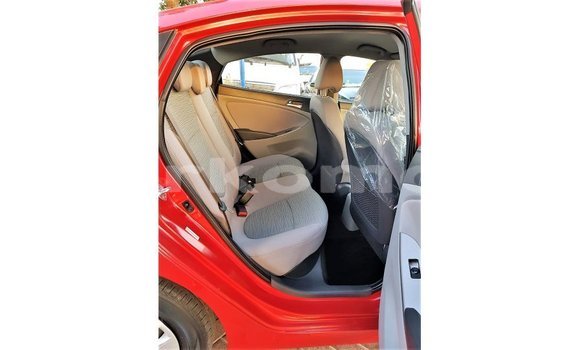 Acheter Import Voiture Hyundai Accent Rouge à Import - Dubai, Grande Comore Acheter Import Voiture Hyundai Accent Rouge à Import - Dubai, Grande Comore