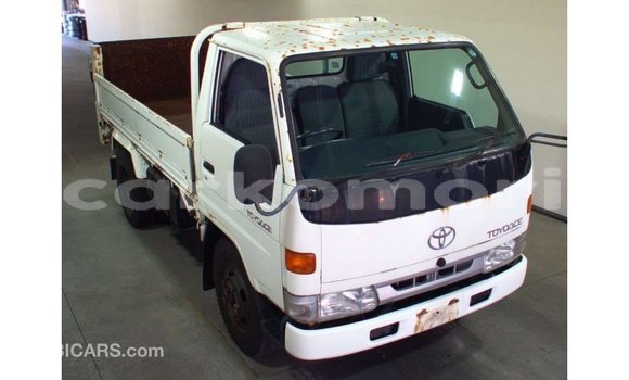 Acheter Import Voiture Toyota Dyna Blanc à Import - Dubai, Grande Comore Acheter Import Voiture Toyota Dyna Blanc à Import - Dubai, Grande Comore