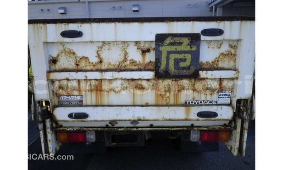 Acheter Import Voiture Toyota Dyna Blanc à Import - Dubai, Grande Comore Acheter Import Voiture Toyota Dyna Blanc à Import - Dubai, Grande Comore