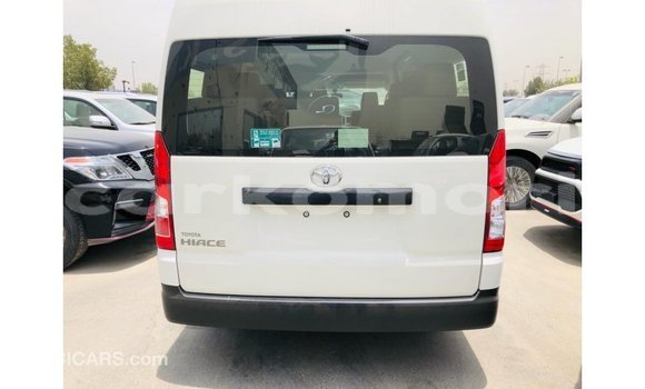 Acheter Import Voiture Toyota Hiace Blanc à Import - Dubai, Grande Comore Acheter Import Voiture Toyota Hiace Blanc à Import - Dubai, Grande Comore