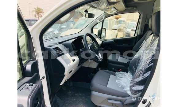 Acheter Import Voiture Toyota Hiace Blanc à Import - Dubai, Grande Comore Acheter Import Voiture Toyota Hiace Blanc à Import - Dubai, Grande Comore