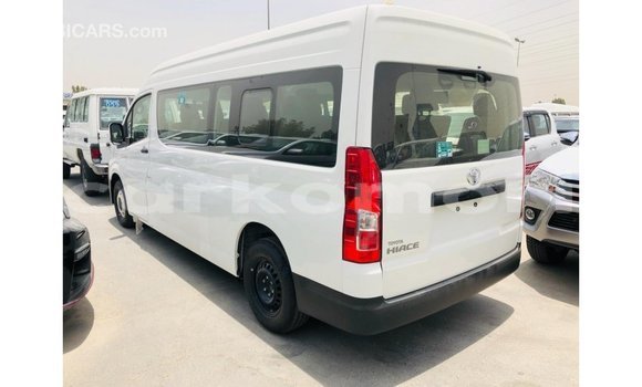 Acheter Import Voiture Toyota Hiace Blanc à Import - Dubai, Grande Comore Acheter Import Voiture Toyota Hiace Blanc à Import - Dubai, Grande Comore