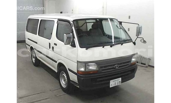 Acheter Import Voiture Toyota Hiace Blanc à Import - Dubai, Grande Comore Acheter Import Voiture Toyota Hiace Blanc à Import - Dubai, Grande Comore