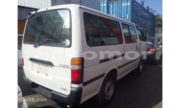 Acheter Import Voiture Toyota Hiace Blanc à Import - Dubai, Grande Comore Acheter Import Voiture Toyota Hiace Blanc à Import - Dubai, Grande Comore