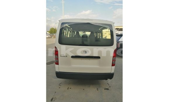 Acheter Import Voiture Toyota Hiace Blanc à Import - Dubai, Grande Comore Acheter Import Voiture Toyota Hiace Blanc à Import - Dubai, Grande Comore