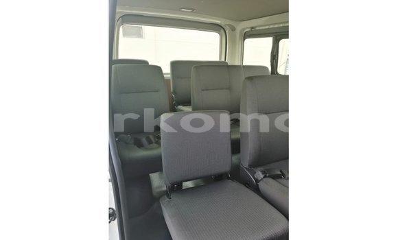 Acheter Import Voiture Toyota Hiace Blanc à Import - Dubai, Grande Comore Acheter Import Voiture Toyota Hiace Blanc à Import - Dubai, Grande Comore
