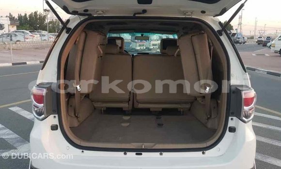 Acheter Import Voiture Toyota Fortuner Blanc à Import - Dubai, Grande Comore Acheter Import Voiture Toyota Fortuner Blanc à Import - Dubai, Grande Comore
