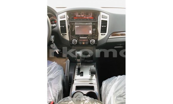 Buy Import Mitsubishi Pajero Black Car in Import - Dubai in Great Comore Buy Import Mitsubishi Pajero Black Car in Import - Dubai in Great Comore