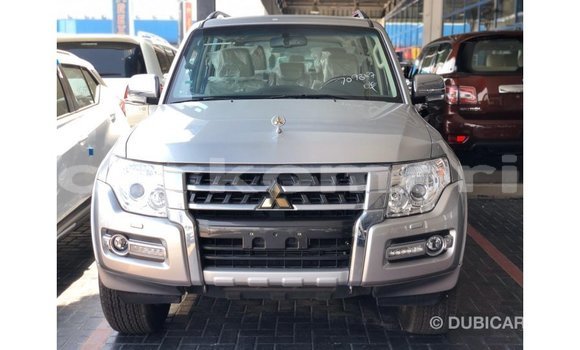 Acheter Import Voiture Mitsubishi Pajero Autre à Import - Dubai, Grande Comore Acheter Import Voiture Mitsubishi Pajero Autre à Import - Dubai, Grande Comore