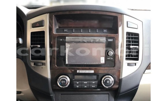 Acheter Import Voiture Mitsubishi Pajero Autre à Import - Dubai, Grande Comore Acheter Import Voiture Mitsubishi Pajero Autre à Import - Dubai, Grande Comore