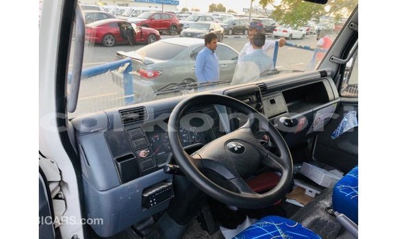 Buy Import Mitsubishi Carisma White Car in Import - Dubai in Great Comore Buy Import Mitsubishi Carisma White Car in Import - Dubai in Great Comore