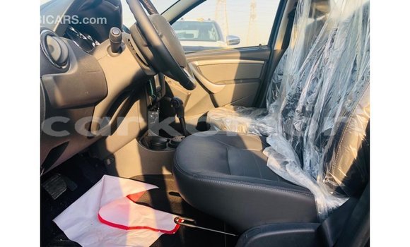 Acheter Import Voiture Renault Duster Noir à Import - Dubai, Grande Comore Acheter Import Voiture Renault Duster Noir à Import - Dubai, Grande Comore