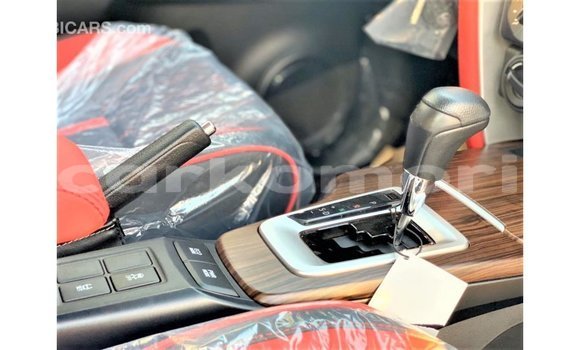 Acheter Import Voiture Toyota Fortuner Blanc à Import - Dubai, Grande Comore Acheter Import Voiture Toyota Fortuner Blanc à Import - Dubai, Grande Comore