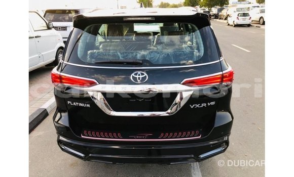 Acheter Import Voiture Toyota Fortuner Noir à Import - Dubai, Grande Comore Acheter Import Voiture Toyota Fortuner Noir à Import - Dubai, Grande Comore