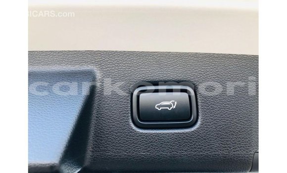 Acheter Import Voiture Kia Carens Blanc à Import - Dubai, Grande Comore Acheter Import Voiture Kia Carens Blanc à Import - Dubai, Grande Comore