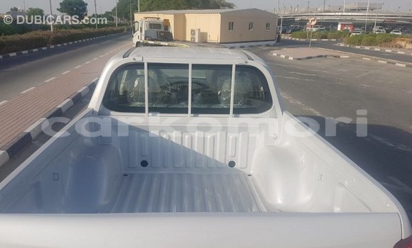 Acheter Import Voiture Mitsubishi L200 Blanc à Import - Dubai, Grande Comore Acheter Import Voiture Mitsubishi L200 Blanc à Import - Dubai, Grande Comore