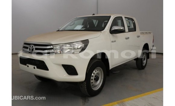 Acheter Import Voiture Toyota Hilux Blanc à Import - Dubai, Grande Comore Acheter Import Voiture Toyota Hilux Blanc à Import - Dubai, Grande Comore
