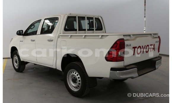Acheter Import Voiture Toyota Hilux Blanc à Import - Dubai, Grande Comore Acheter Import Voiture Toyota Hilux Blanc à Import - Dubai, Grande Comore